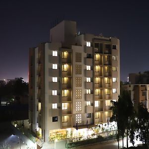Ebony Residency